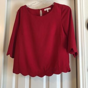 Crimson scallop top